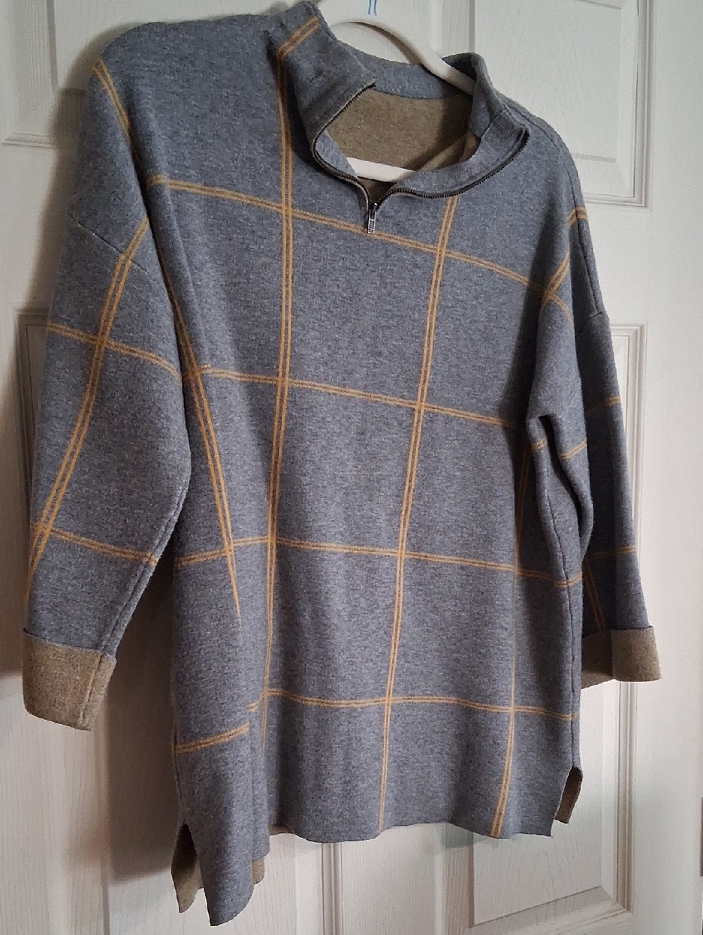 Tahari Gray and Mustard Two-Tone Knit Pullover